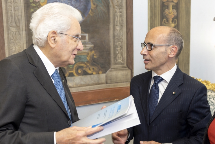 Il Presidente Sergio Mattarella riceve la relazione dell’Autorità Nazionale Anticorruzione dal Presidente Giuseppe Busia