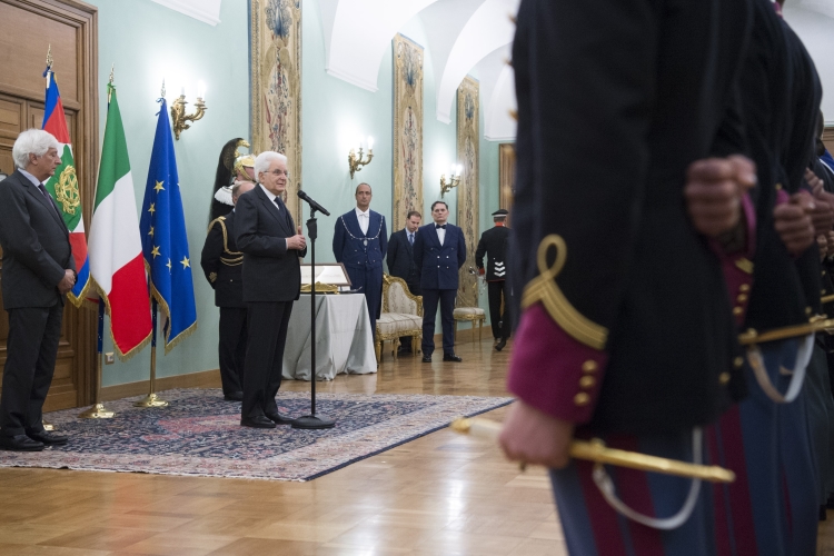 Il Presidente Sergio Mattarella incontra una rappresentanza di allievi degli Istituti di Formazione Militare.
