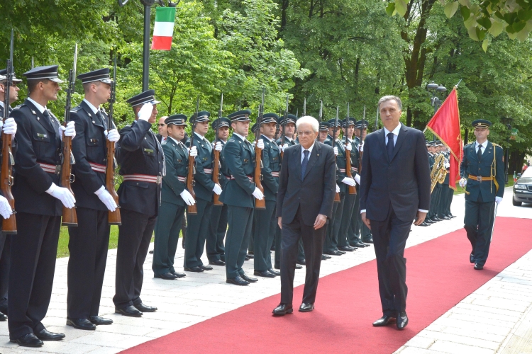 Il Presidente Sergio Mattarella accolto dal Presidente della Repubblica di Montenegro