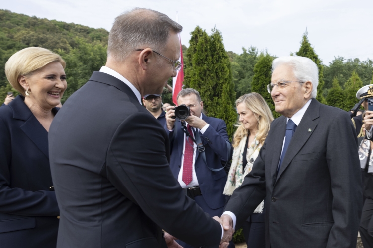 Il Presidente della Repubblica Sergio Mattarella al Cimitero Militare Polacco di Montecassino, accolto da Andrzej Duda, Presidente della Repubblica di Polonia, in occasione del 80° anniversario della battaglia di Montecassino
