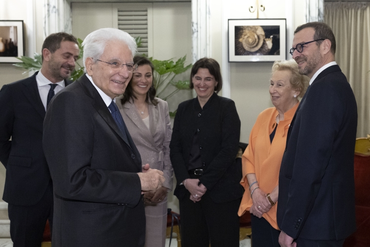 Il Presidente della Repubblica Sergio Mattarella con i familiari di Giovanni Goria
