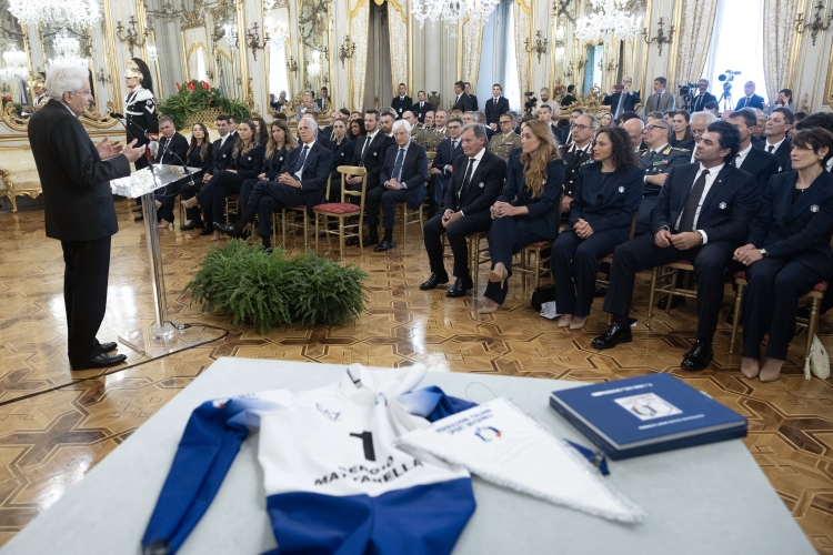 Il Presidente Sergio Mattarella in occasione dell'incontro con una delegazione della Federazione Italiana Sport Invernali
