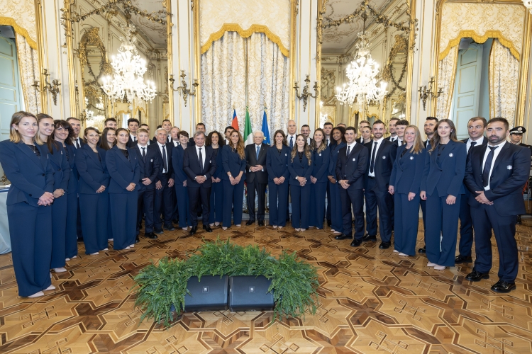 Il Presidente Sergio Mattarella in occasione dell'incontro con una delegazione della Federazione Italiana Sport Invernali
