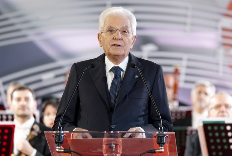 Il Presidente Sergio Mattarella rivolge il suo indirizzo di saluto in occasione del concerto eseguito dall’Orchestra Sinfonica Nazionale della Rai, diretta dal Maestro Michele Gamba, in onore del Corpo Diplomatico accreditato presso lo Stato Italiano