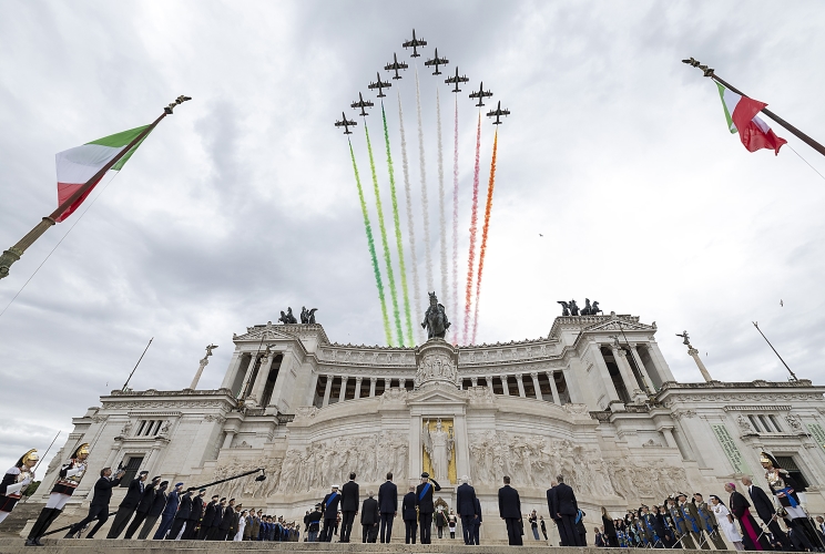  Il Presidente della Repubblica Sergio Mattarella all'Altare della Patria
