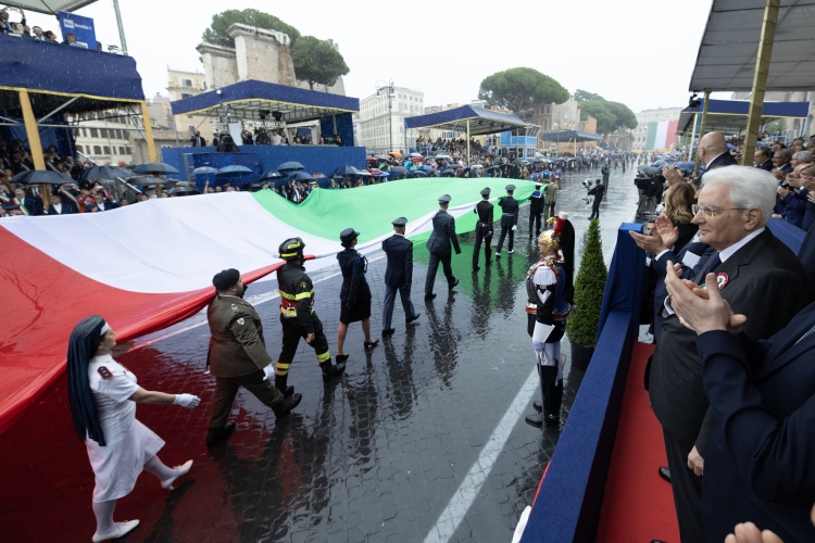 Il Presidente Sergio Mattarella alla Rivista Militare in occasione del 78° anniversario della Repubblica Italiana
