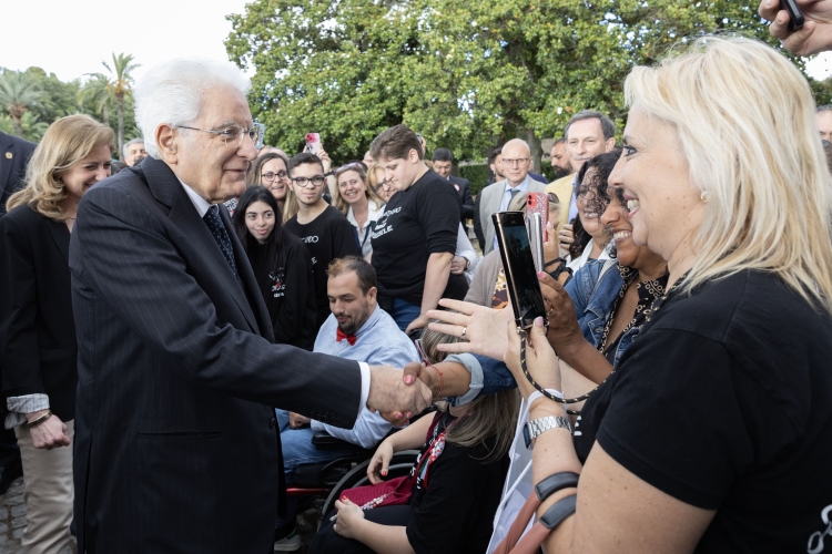 Il Presidente Sergio Mattarella nei Giardini del Palazzo del Quirinale, in occasione dell’apertura alle categorie fragili per la Festa Nazionale della Repubblica
