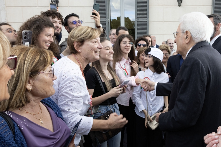 Il Presidente Sergio Mattarella nei Giardini del Palazzo del Quirinale, in occasione dell’apertura alle categorie fragili per la Festa Nazionale della Repubblica
