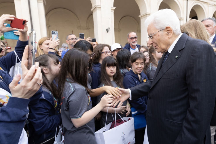 Il Presidente Sergio Mattarella nei Giardini del Palazzo del Quirinale, in occasione dell’apertura alle categorie fragili per la Festa Nazionale della Repubblica
