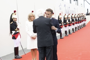Il Presidente della Repubblica, Sergio Mattarella, a Omaha Beach, accolto dal Presidente della Repubblica Francese,  Emmanuel Macron, in occasione della commemorazione dell’80° anniversario dello sbarco in Normandia.
