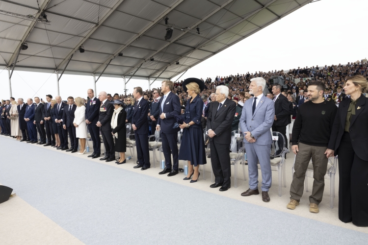 Il Presidente della Repubblica, Sergio Mattarella, a Omaha Beach in occasione della commemorazione dell’80° anniversario dello sbarco in Normandia.
