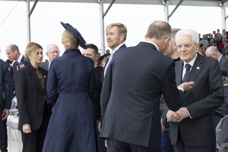 Il Presidente della Repubblica, Sergio Mattarella, a Omaha Beach in occasione della commemorazione dell’80° anniversario dello sbarco in Normandia.