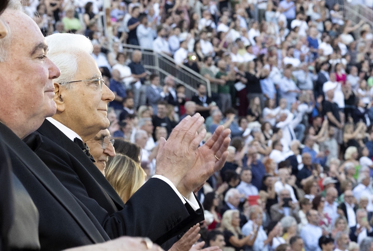 Il Presidente della Repubblica Sergio Mattarella all'Arena di Verona in occasione della rappresentazione del concerto "La grande Opera italiana patrimonio dell'umanità", diretto dal Maestro Riccardo Muti.
