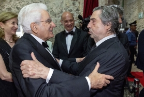 Il Presidente della Repubblica Sergio Mattarella con  il Maestro Riccardo Muti, all'Arena di Verona, in occasione della rappresentazione del concerto "La grande Opera italiana patrimonio dell'umanità", diretto dal Maestro Riccardo Muti.