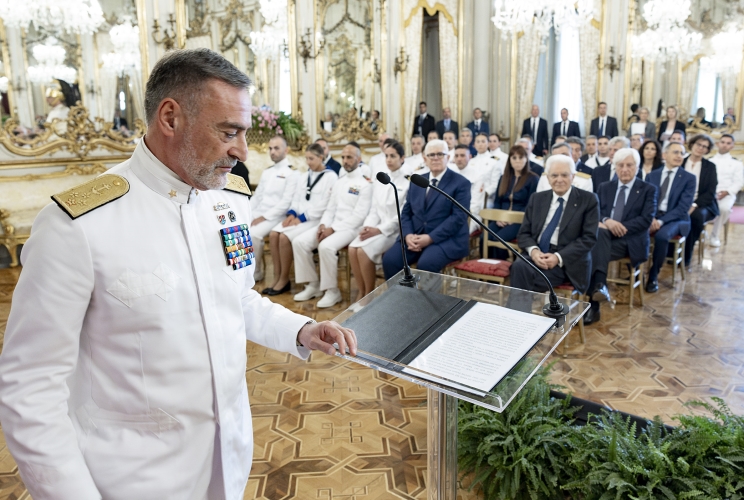Il Presidente Sergio Mattarella e l’Amm. Sq. Enrico Credendino, Capo di Stato Maggiore della Marina Militare, in occasione della Giornata della Marina militare