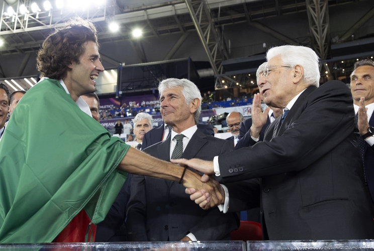 Il Presidente della Repubblica Sergio Mattarella con Gianmarco Tamberi