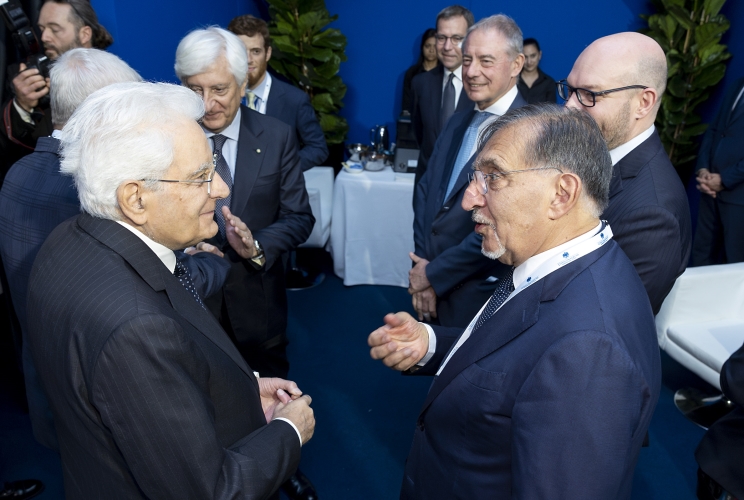 Il Presidente Sergio Mattarella con Ignazio La Russa, Presidente del Senato della Repubblica, Lorenzo Fontana, Presidente della Camera dei deputati e Adolfo Urso, Ministro delle Imprese e del Made in Italy, in occasione dell'Assemblea generale di Confcommercio