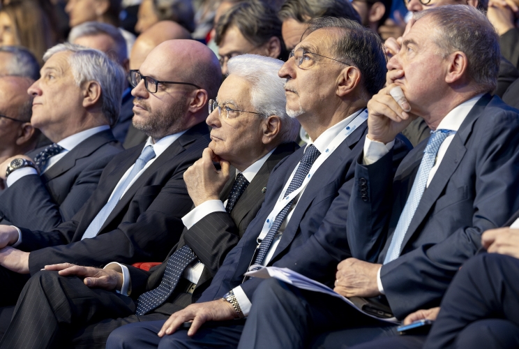 Il Presidente Sergio Mattarella nel corso dell'intervento di Carlo Sangalli, Presidente di Confcommercio
