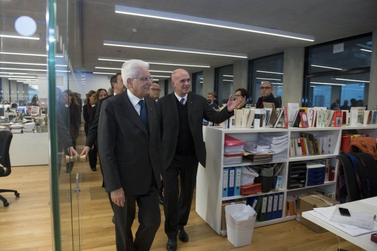 Il Presidente Sergio Mattarella nel corso della visita alla Fondazione Giangiacomo Feltrinelli 