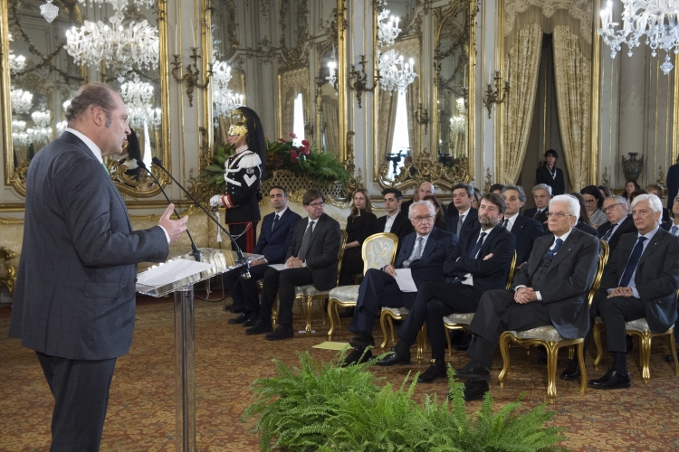 Il Presidente Sergio Mattarella in occasione dell'incontro con i partecipanti al programma "Mecenati del XXI secolo" .