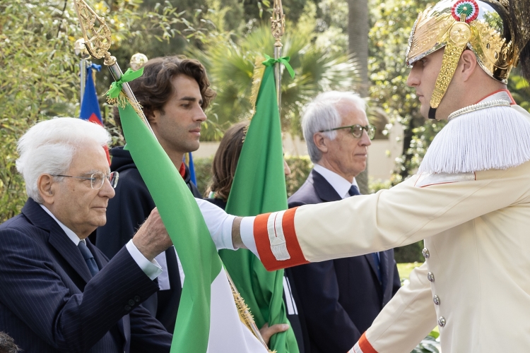 Il Presidente della Repubblica Sergio Mattarella in occasione della cerimonia di consegna della bandiera agli atleti italiani in partenza per i Giochi Olimpici e Paralimpici di Parigi 2024
