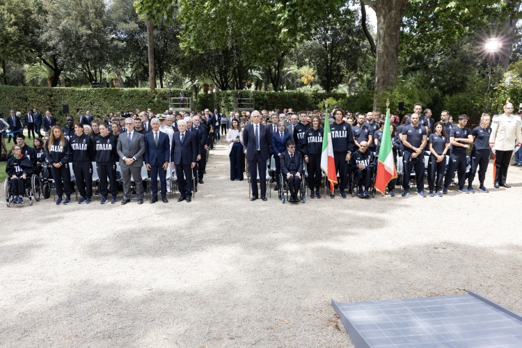Il Presidente della Repubblica Sergio Mattarella in occasione della cerimonia di consegna della bandiera agli atleti italiani in partenza per i Giochi Olimpici e Paralimpici di Parigi 2024
