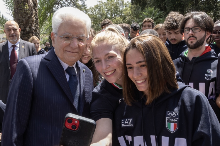 Il Presidente della Repubblica Sergio Mattarella con gli atleti italiani dei Giochi Olimpici e Paralimpici di Parigi 2024 
