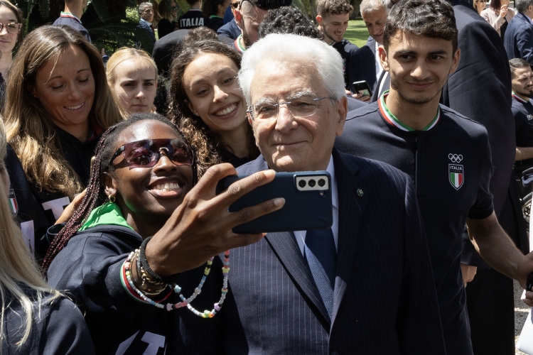 Il Presidente della Repubblica Sergio Mattarella con gli atleti italiani dei Giochi Olimpici e Paralimpici di Parigi 2024 

