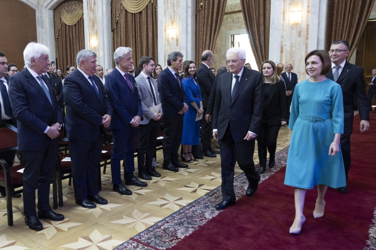 Il Presidente della Repubblica Sergio Mattarella a Palazzo della Repubblica di Chisinau,con Maia Sandu Presidente della Repubblica di Moldova,in occasione della visita Ufficiale 
