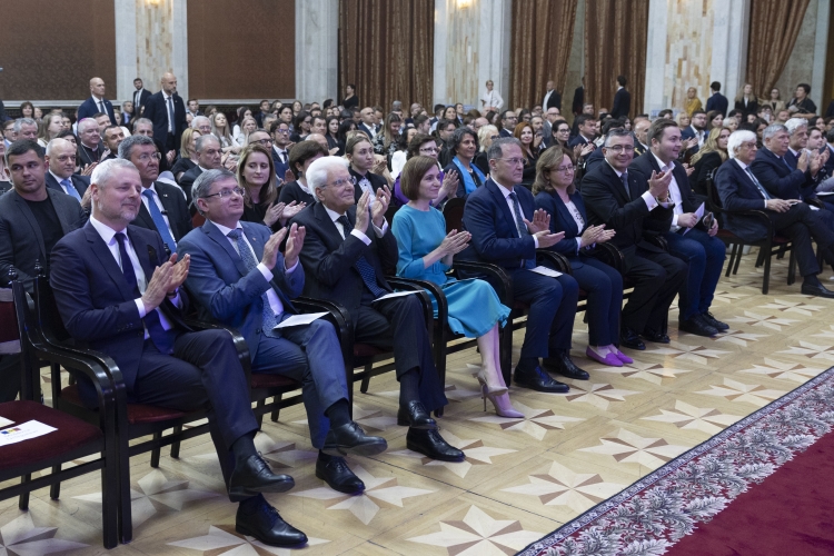 Il Presidente della Repubblica Sergio Mattarella a Palazzo della Repubblica di Chisinau,con Maia Sandu Presidente della Repubblica di Moldova,in occasione della visita Ufficiale 

