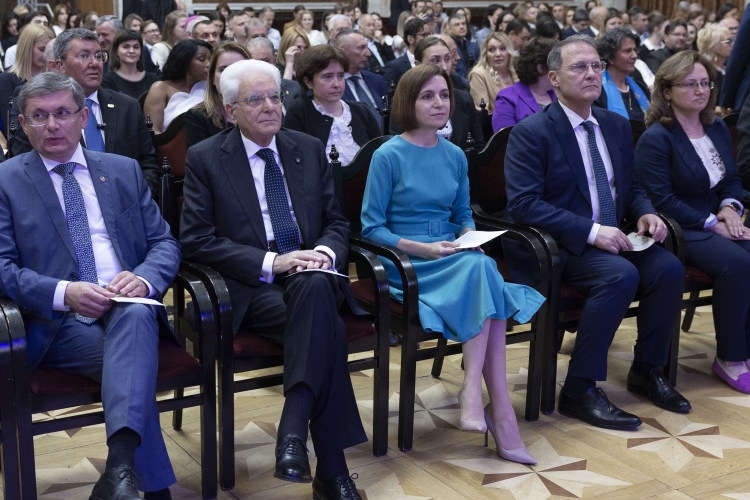 Il Presidente della Repubblica Sergio Mattarella a Palazzo della Repubblica di Chisinau,con Maia Sandu Presidente della Repubblica di Moldova,in occasione della visita Ufficiale 
