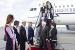 Mattarella arriva all’aeroporto di Bucarest