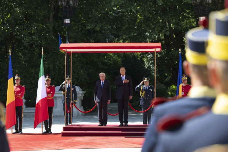 Il Presidente della Repubblica Sergio Mattarella Palazzo Cotroceni con il Klaus Ioannis, Presidente di Romania
