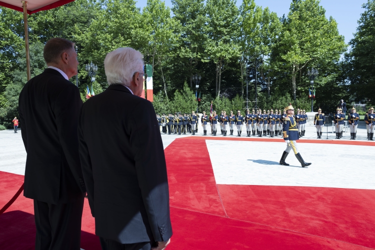 Il Presidente della Repubblica Sergio Mattarella con il Klaus Ioannis, Presidente di Romania, in occasione della visita Ufficiale nella Repubblica di Romania
