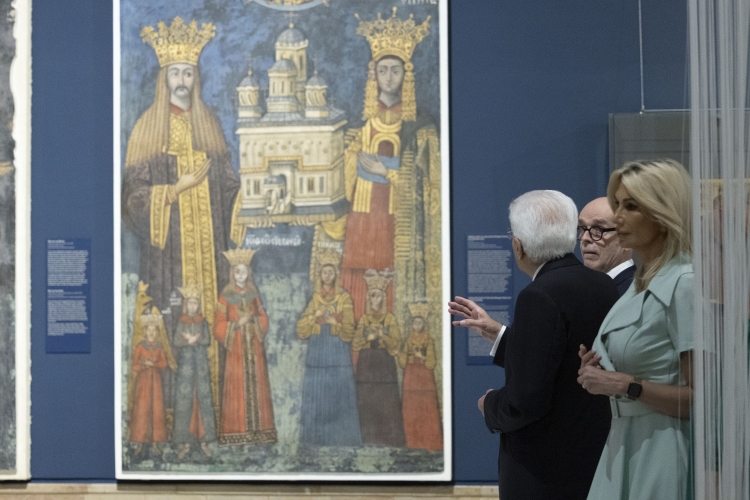 Il Presidente della Repubblica Sergio Mattarella con la Ministra della Cultura di Romania, Raluca Turcan al Museo Nazionale d’Arte di Romania
