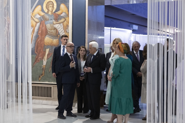 Il Presidente della Repubblica Sergio Mattarella con la Ministra della Cultura di Romania, Raluca Turcan al Museo Nazionale d’Arte di Romania
