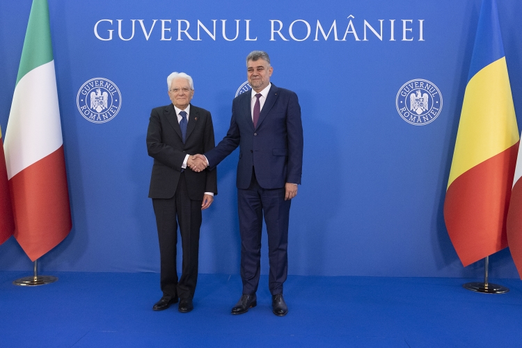 Il Presidente della Repubblica Sergio Mattarella a Palazzo Palazzo Victoria  con il Primo Ministro, Marcel Ciolacu
