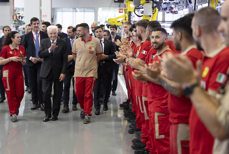Il Presidente Sergio Mattarella nel corso della visita al nuovo e-building della Ferrari