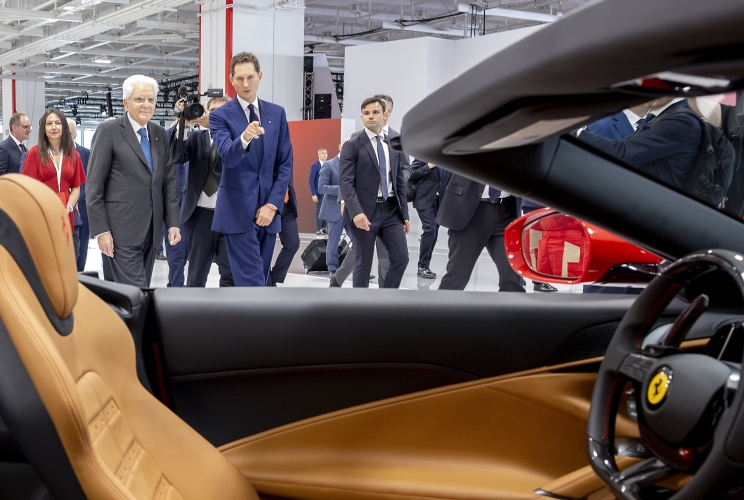 Il Presidente Sergio Mattarella accompagnato da John Elkann, Presidente esecutivo di Ferrari S.p.A,, visita al nuovo e-building della Ferrari