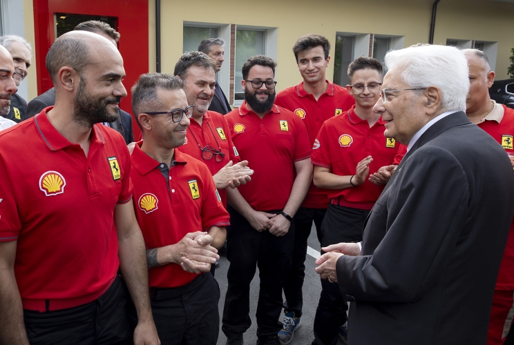 Il Presidente Sergio Mattarella al termine della visita al nuovo e-building della Ferrari