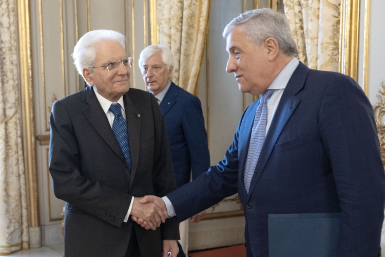 Il Presidente Mattarella con Antonio Tajani, Vice Presidente del Consiglio dei Ministri e Ministro degli Affari Esteri e della Cooperazione Internazionale, in occasione dell'incontro con i Ministri ed altri membri del Governo in vista del Consiglio Europeo
