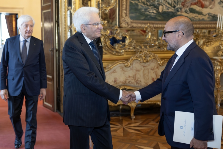 Il Presidente Sergio Mattarella con Gennaro Sangiuliano, Ministro della cultura,in occasione dell'incontro con i Dirigenti del Ministero della cultura vincitori del corso-concorso di formazione dirigenziale

