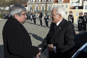 Il Presidente Sergio Mattarella accolto all’Assembleia da República