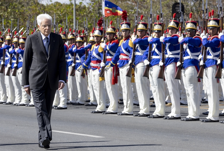 Il Presidente della Repubblica Sergio Mattarella al suo arrivo al Palazzo del Planalto.