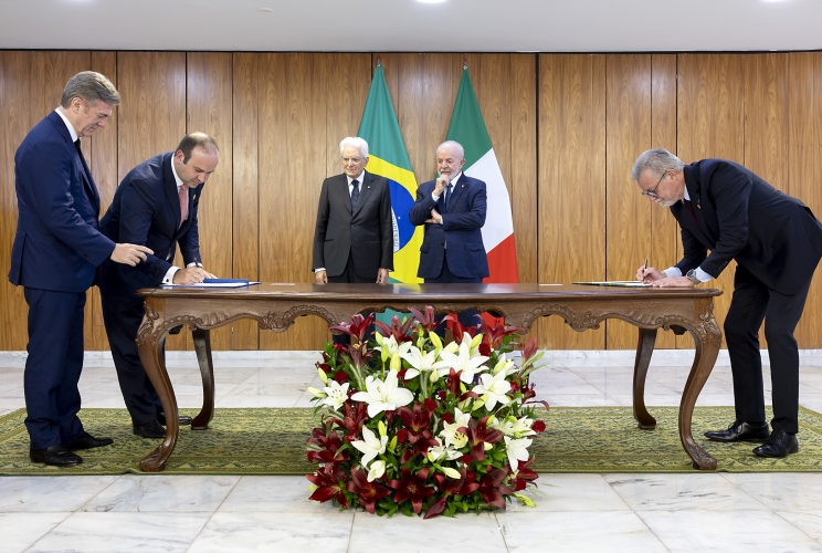 Il Presidente della Repubblica Sergio Mattarella e il Presidente della Repubblica Federativa del Brasile Luiz Inácio Lula da Silva, assistono alla firma di intese tra Italia e Brasile.
