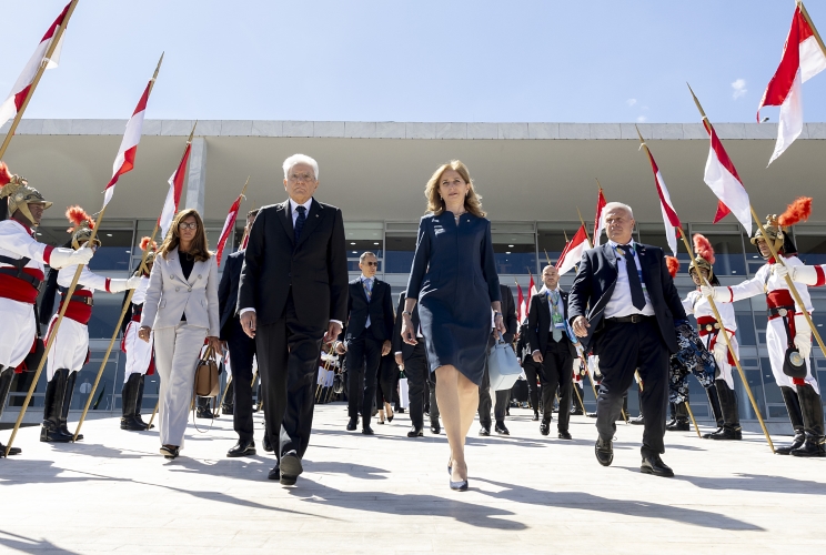 Il Presidente della Repubblica Sergio Mattarella  e la Signora Laura lasciano il Palazzo del Planalto.