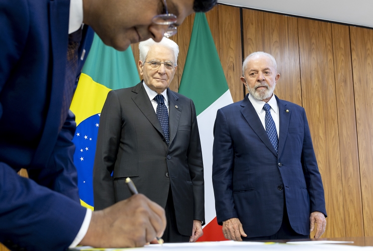 Il Presidente della Repubblica Sergio Mattarella e il Presidente della Repubblica Federativa del Brasile Luiz Inácio Lula da Silva, assistono alla firma di intese tra Italia e Brasile.