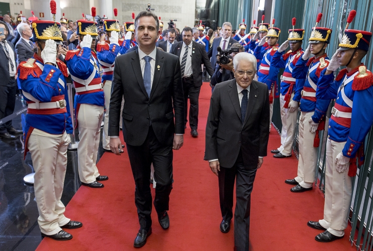 Brasilia - Il Presidente della Repubblica Sergio Mattarella  con il Presidente del Congresso Nazionale, Rodrigo Pacheco,