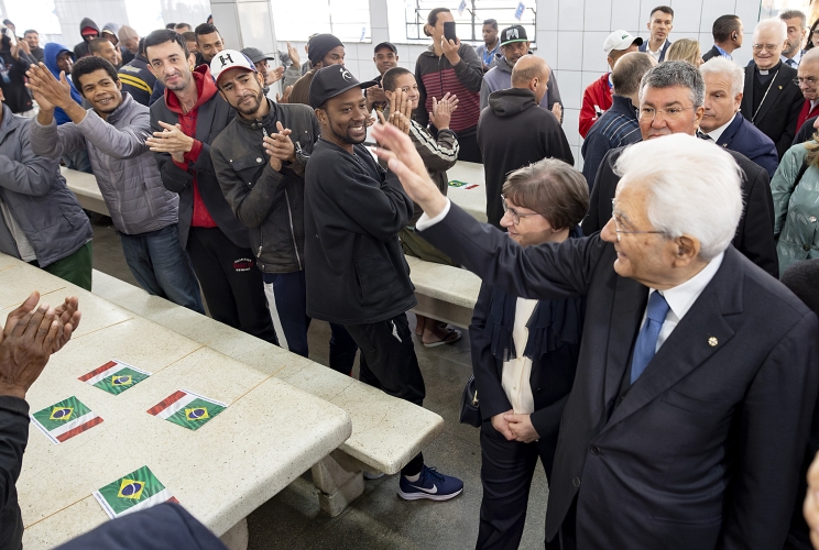 San Paolo - Il Presidente della Repubblica Sergio Mattarella in occasione della visita all'Arsenale della Speranza.