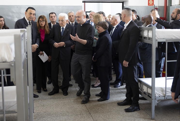 San Paolo - Il Presidente della Repubblica Sergio Mattarella in occasione della visita all'Arsenale della Speranza.